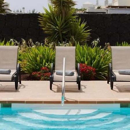 3-Bed Villa In Playa Blanca With Heated Pool Βίλα Πλάγια Μπλάνκα