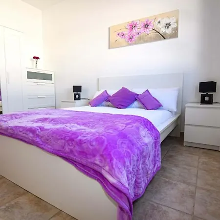 Βίλα 3-Bed Villa In Playa Blanca With Heated Pool *