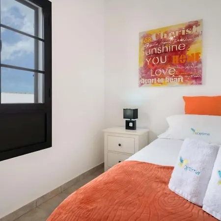 3-Bed Villa In Playa Blanca With Heated Pool